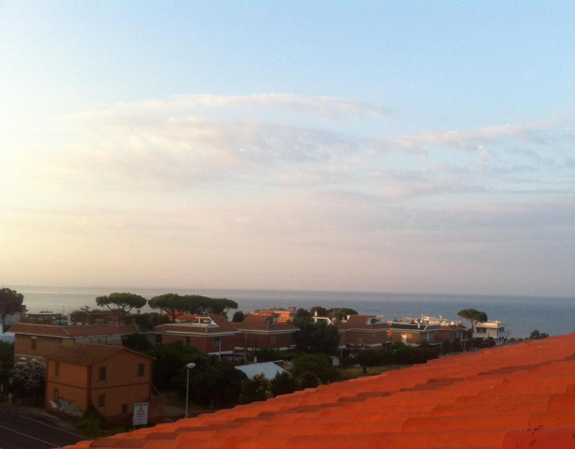 Cinemahouse Terramare - Beach & Maxitv Santa Marinella Bagian luar foto